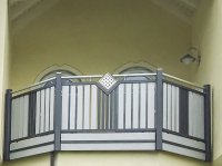 Liba Balkon Germering mit VA-Taute oben und 4-Kant-Stäben