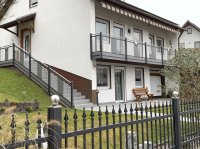 Liba Balkon Germering mit Raute sowie Linder Alustabzaun