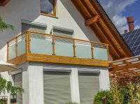 Liba Glasbalkon mit zwei Querstaeben oben im Holzdekor