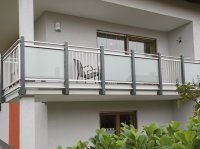 Alu Liba Balkon mit Glas und Alustäben